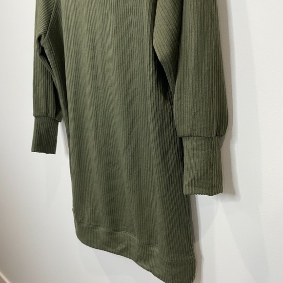 Socialite Green Knit Textured Long Sleeve Dress - Picture 3 of 6